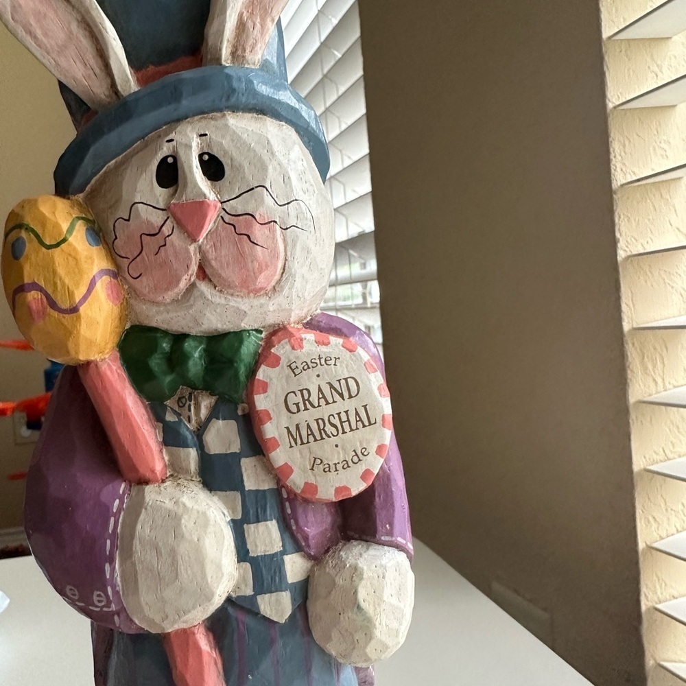 Grand Marshal Figurine Retired Eddie Walker Easter Bunny holiday decor rabbit - Picture 3 of 8
